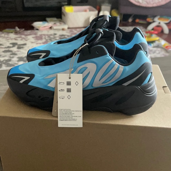 Yeezy Shoes - YEEZY 700MNVN